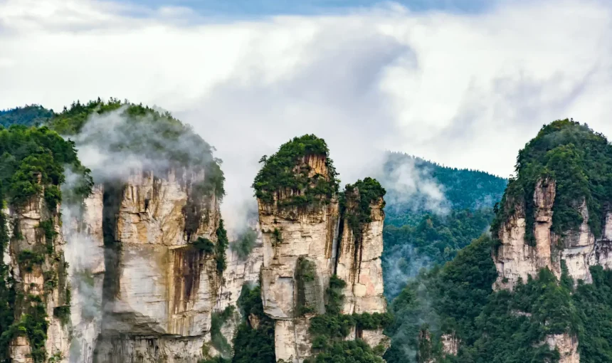 Zhangjiajie Travel Guide 2026: Explore China’s Avatar Mountains Wonder