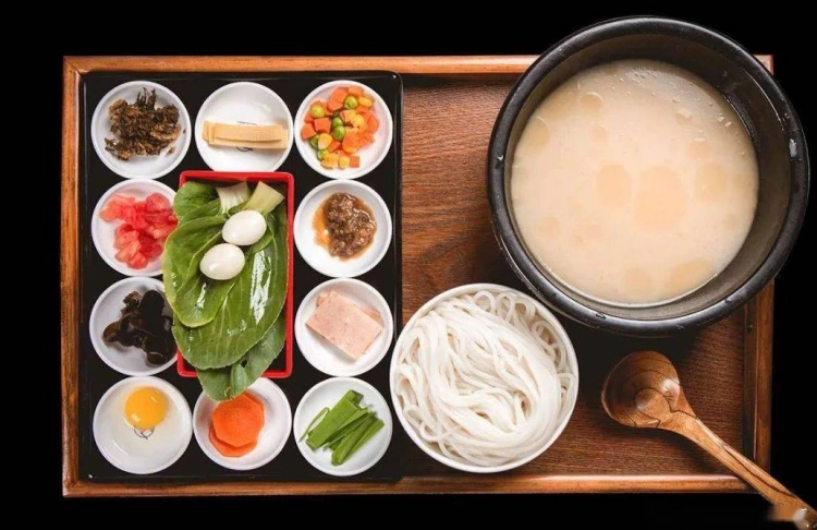 Crossing-the-Bridge Rice Noodles