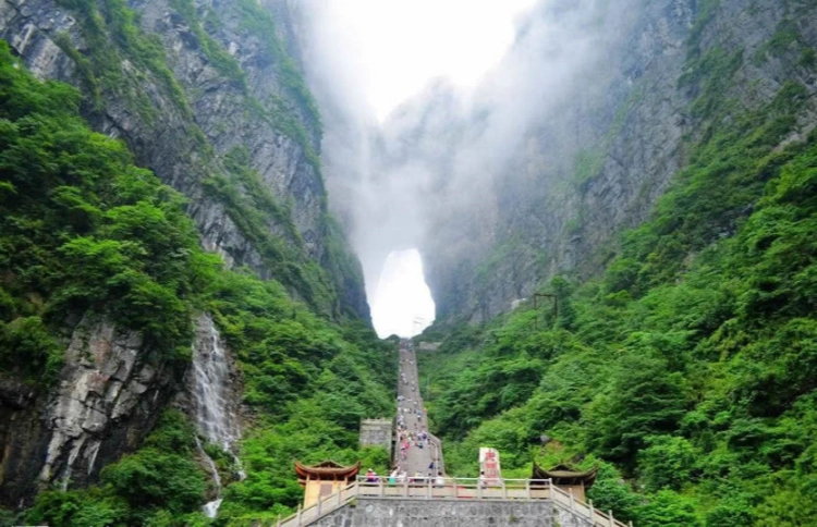 Zhangjiajie Tianmen Mountain